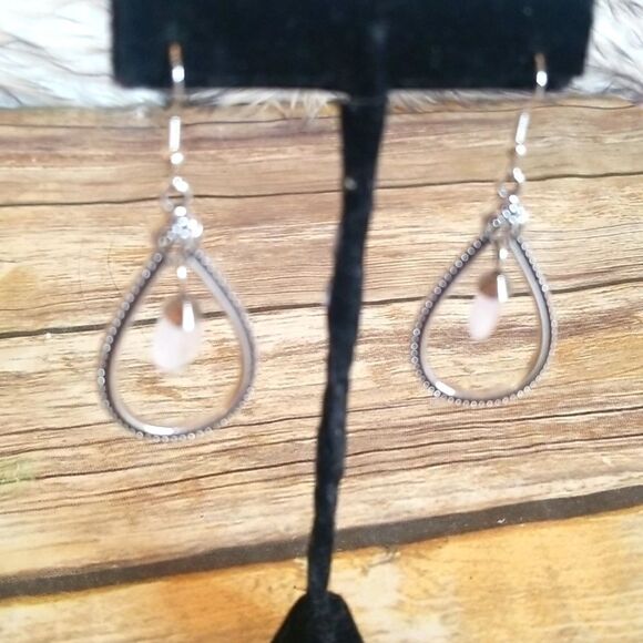 Silvertone Hanging Earrings NWOT - Picture 3 of 5